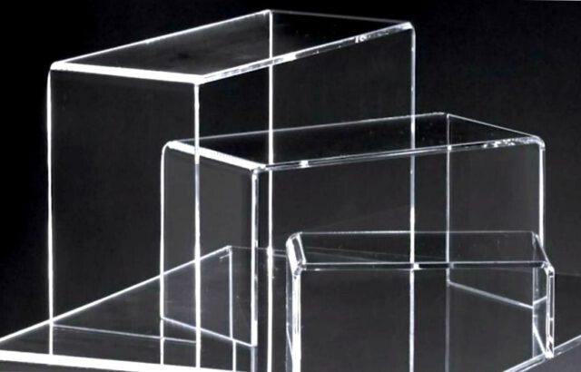 Alzatina in plexiglass trasparente