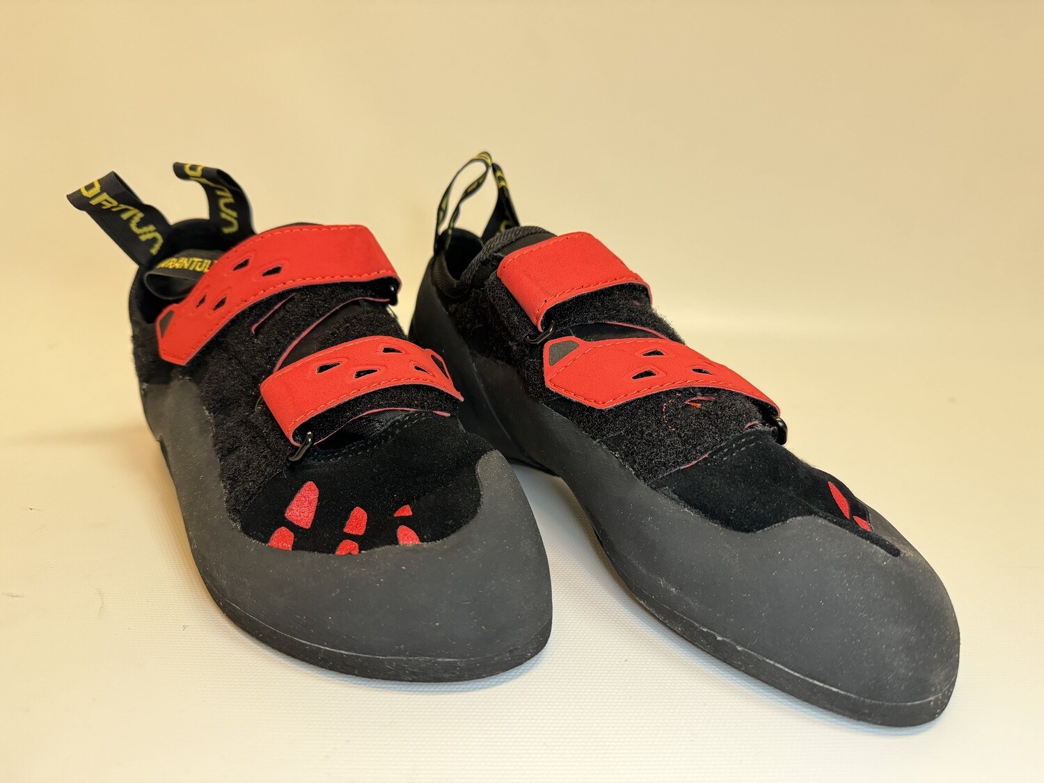 La Sportiva Tarantula Men's Rock Climbing Shoes Black Poppy