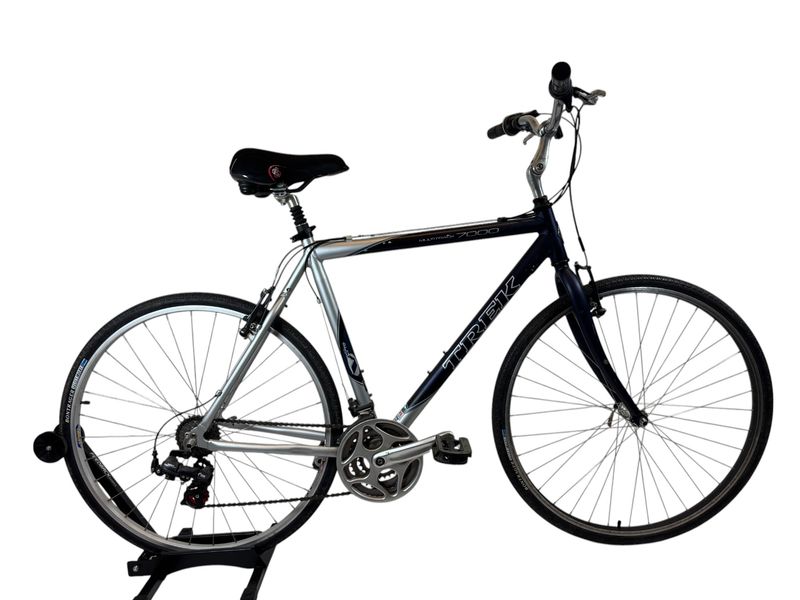 22.5" Trek Multitrack 7000 Commuter Bike