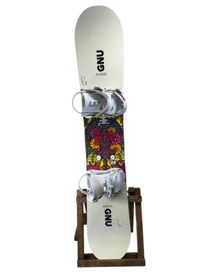 145cm GNU B-Nice Snowboard W/ Union Rosa Bindings 145cm GNU B-Nice Snowboard W/ Union Rosa Bindings