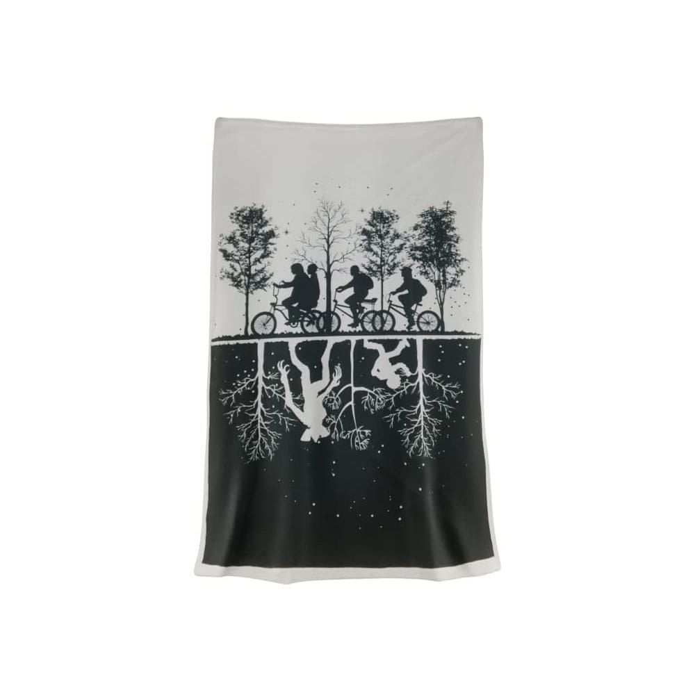 Stranger Things Couverture Black &amp; White 100 x 150 cm  - Nemesis Now