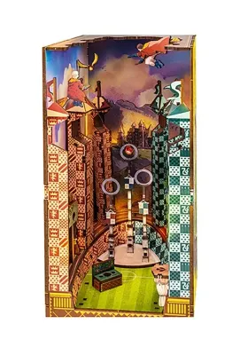 Harry Potter - Book Nook Tiny Adventures Terrain de Quidditch 23 cm - Revell