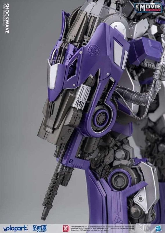 Transformers Bumblebee - Figurine Plastic Model Kit Shockwave 30 cm - Yolopark
