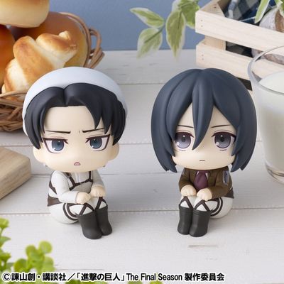 Attack on Titan - Statuette PVC Look Up Levi Cleaning up Ver. &amp; Mikasa Ackerman (with gift) 11 cm - Megahouse