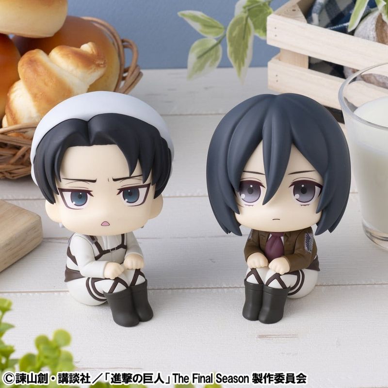 Attack on Titan - Statuette PVC Look Up Levi Cleaning up Ver. &amp; Mikasa Ackerman (with gift) 11 cm - Megahouse