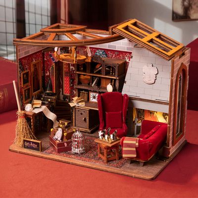 Harry Potter - Wooden Diy House Gryffindor Common Room - Puremind