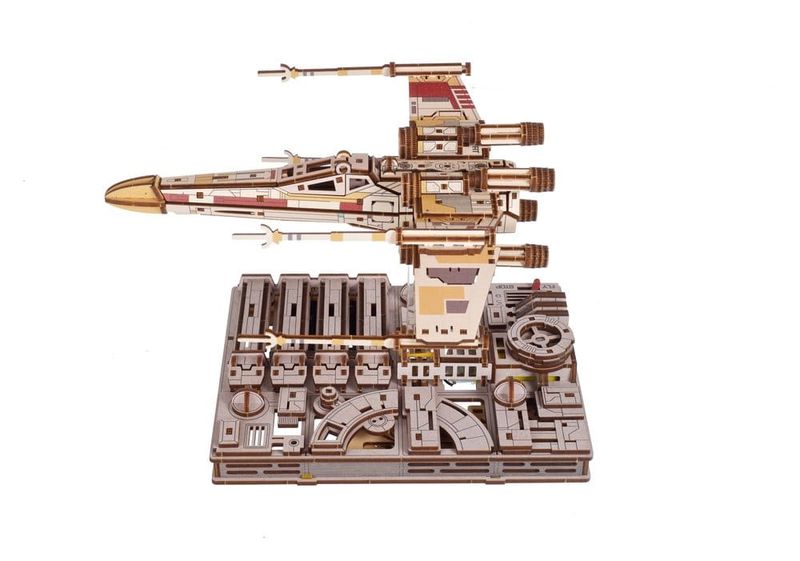 Star Wars - Maquette en bois Luke Skywalker's X-Wing Starfighter - Ugears