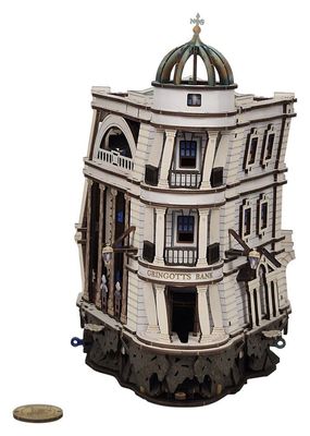 Harry Potter - Maquette en bois Piste à billes Banque Gringotts - Ugears Harry Potter - Maquette en bois Piste à billes Banque Gringotts - Ugears