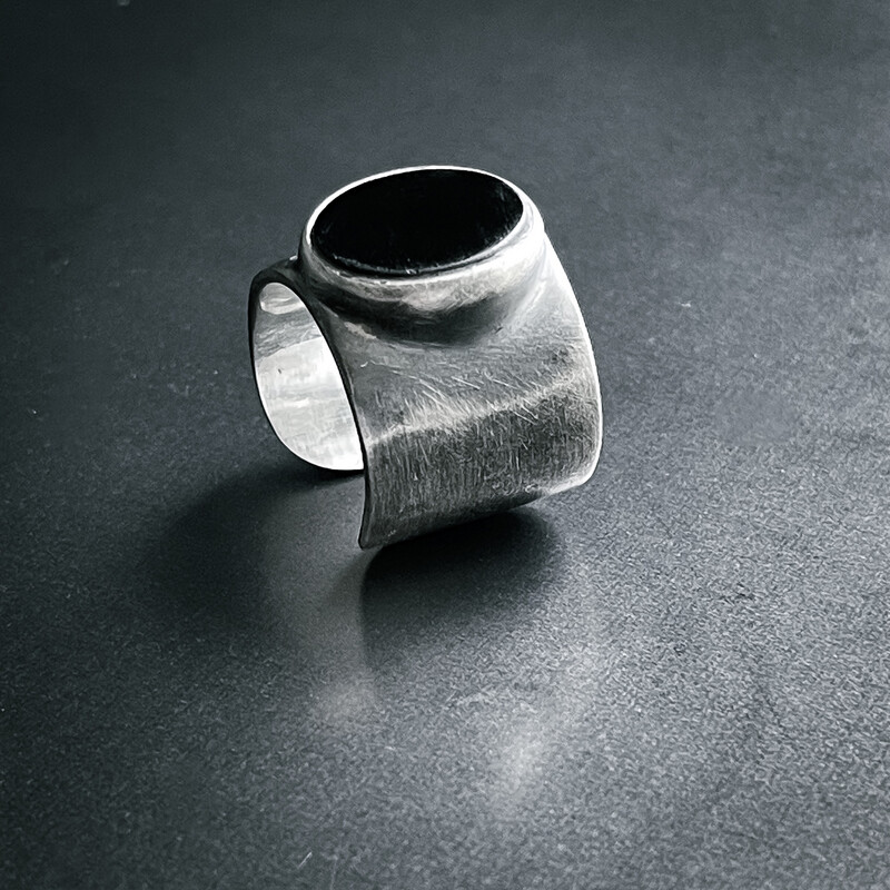 Anillo para hombre tipo sello. 