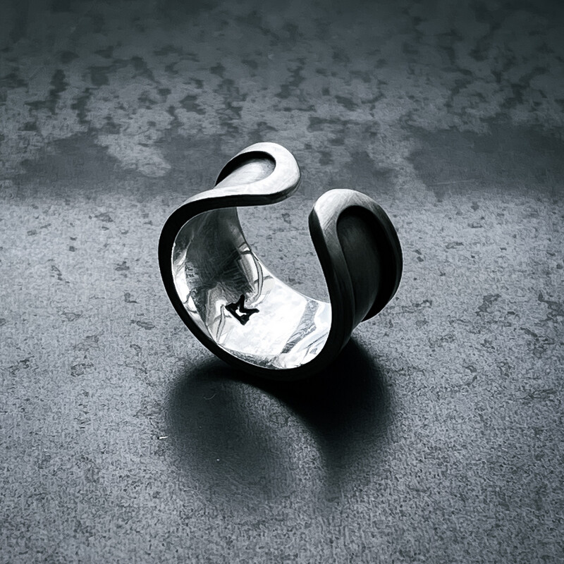 Anillo de plata para hombres. 