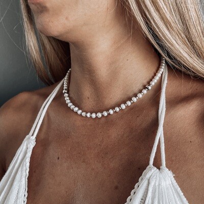 Collar de perlas para mujer, detalles en Plata 925.