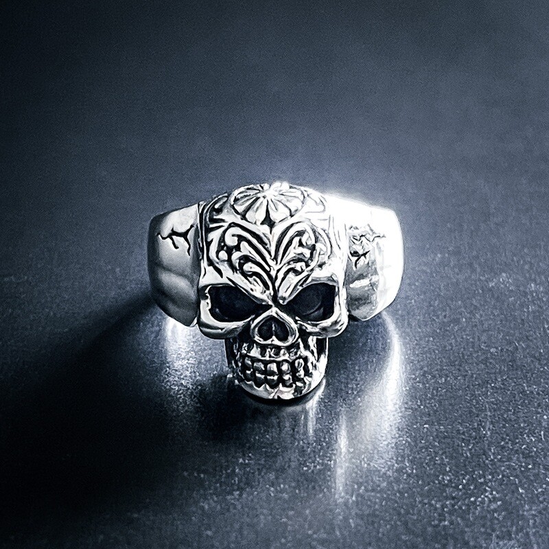 Anillo para hombre de calavera. 