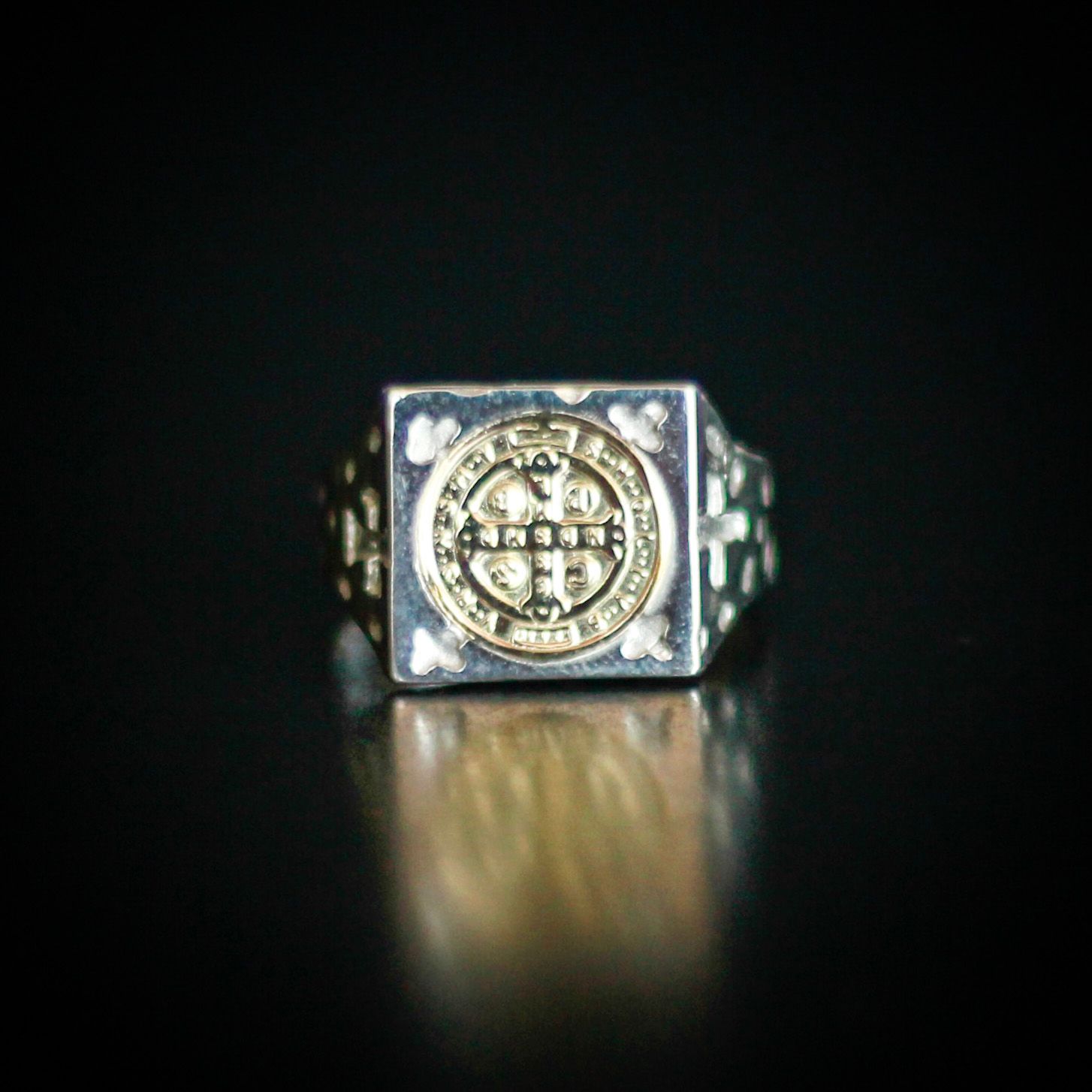 Anillo San Benito SANCTUS