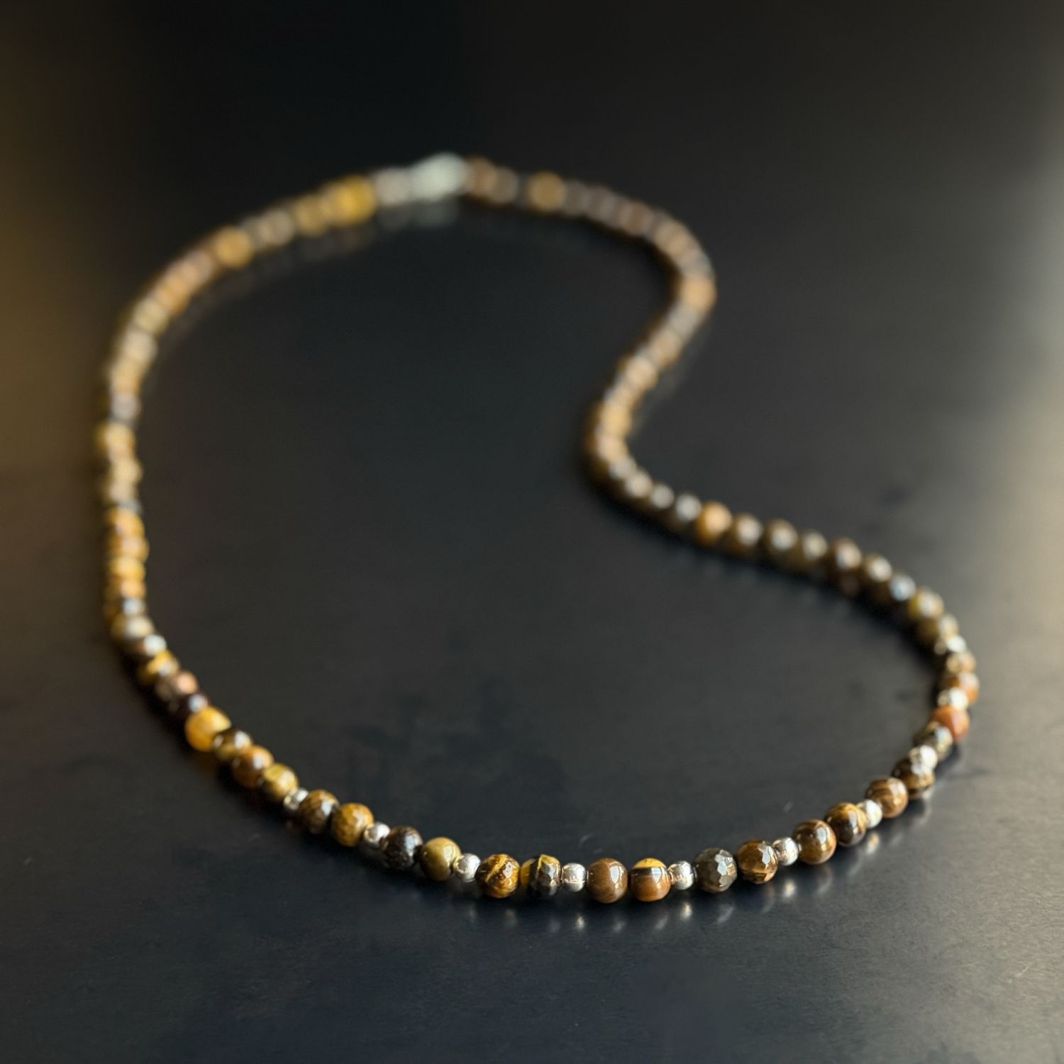 Collar ARES