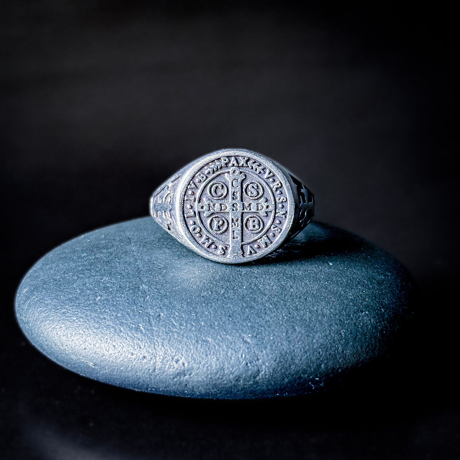 Anillo San Benito SAGRADO
