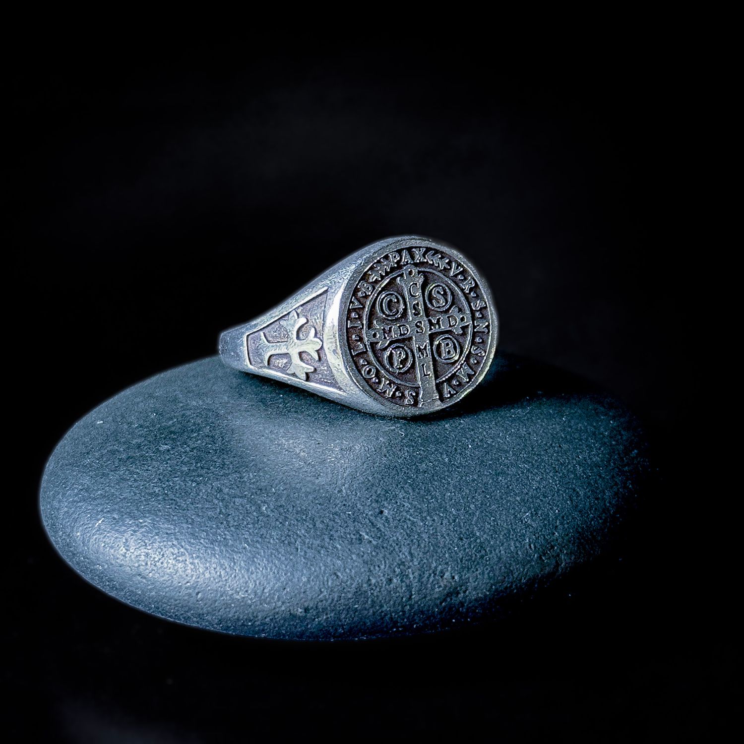 Anillo San Benito SAGRADO
