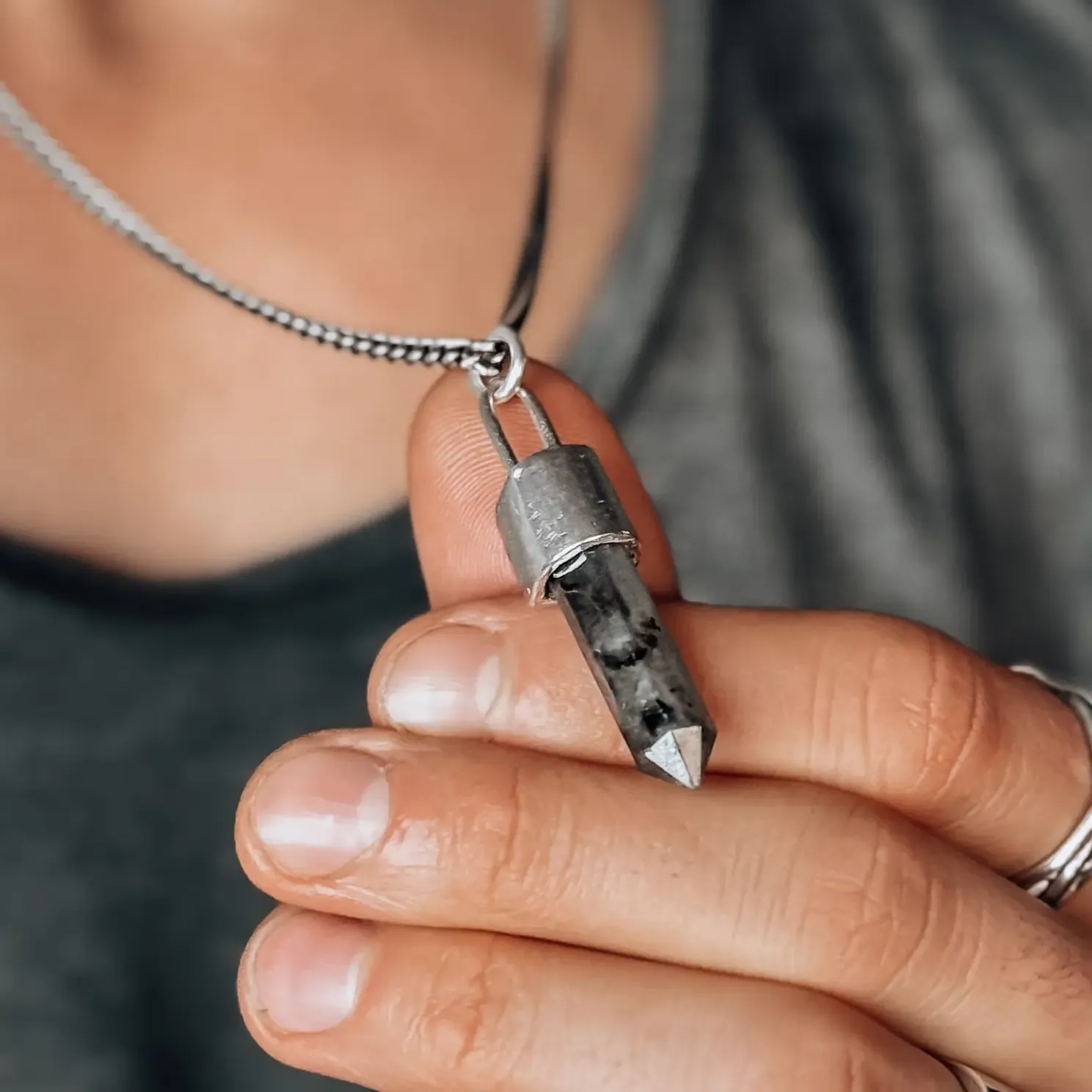 Colgante AMULET