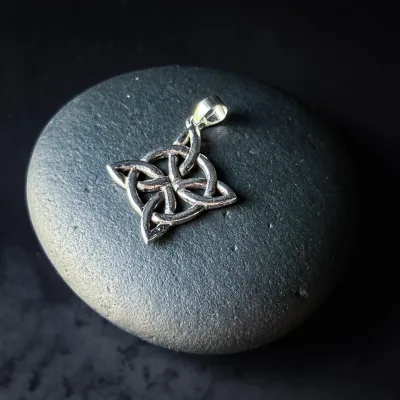 Colgante NUDO BRUJAS M