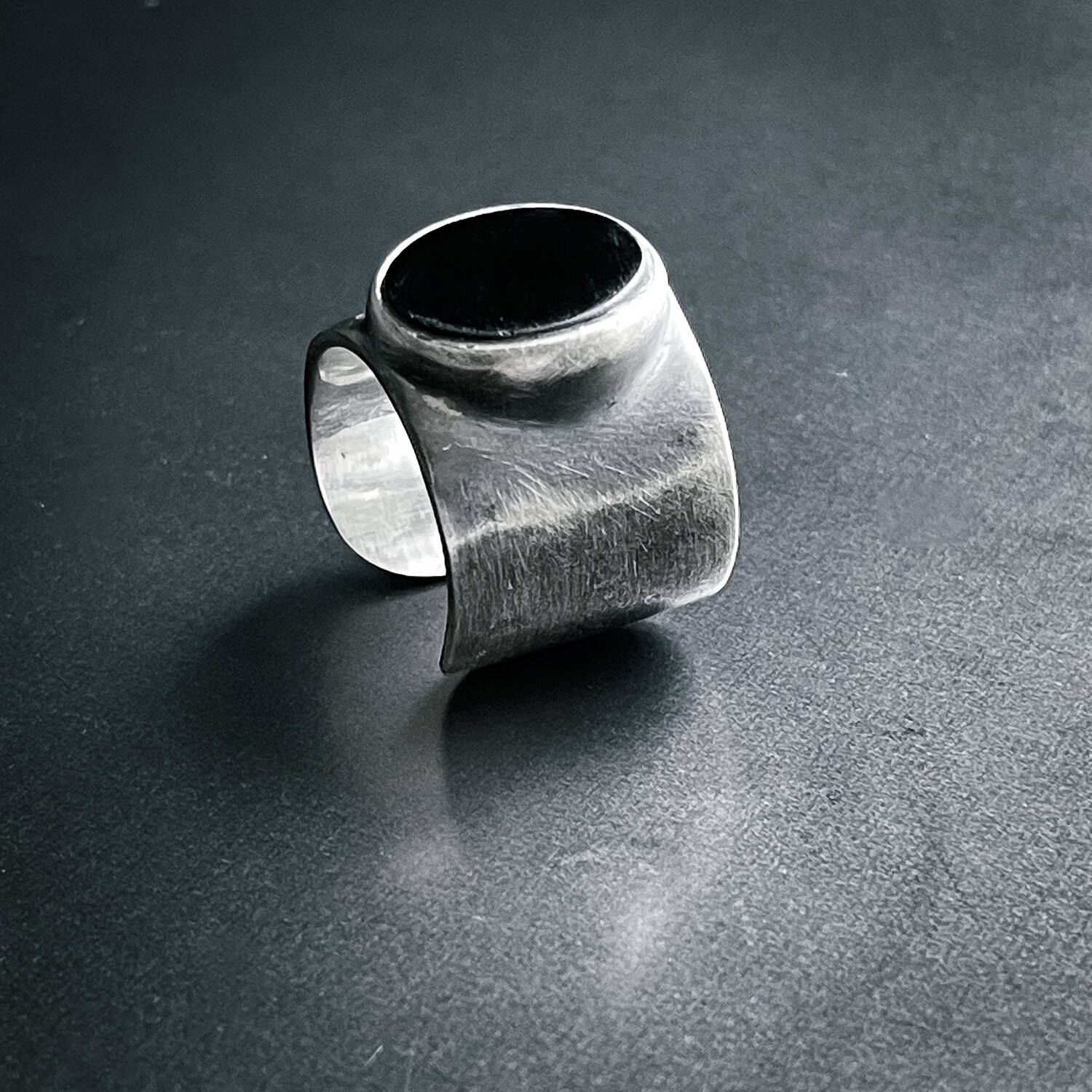 Anillo para hombre tipo sello. 