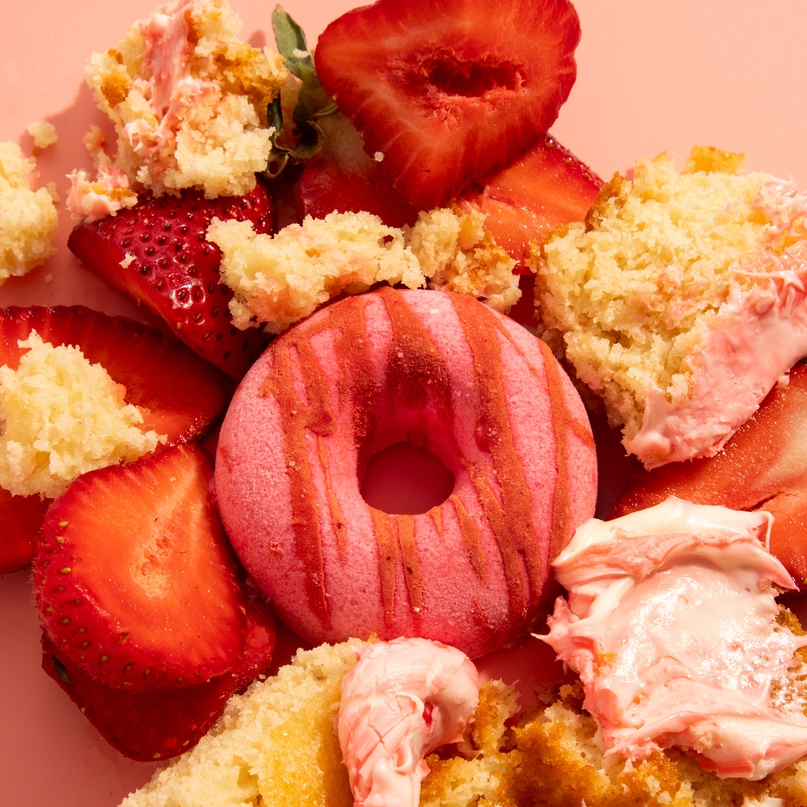 NCLA Beauty Strawberry Cupcake Bath Treats (3pc Bath Bomb Set)