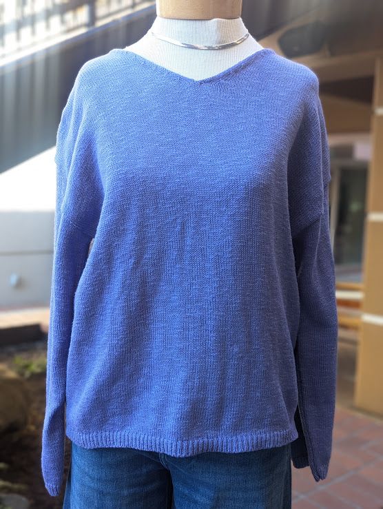 Avalin V Neck in Slub Sweater in Iris