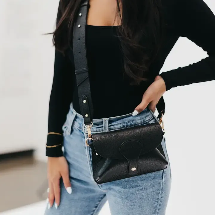 Pretty Simple Khloe Vegan Leather Crossbody in Black