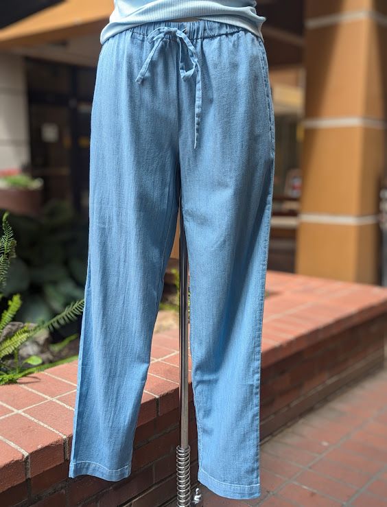 Eileen Fisher Airy Organic Cotton Twill Tapered Ankle Pant with Drawstring in Washed Indigo