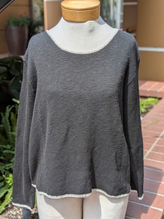 Avalin Long Sleeve Crewneck with Piping in Black