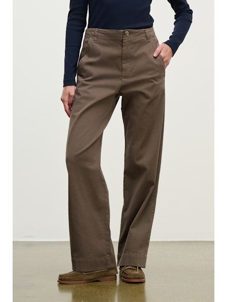 Velvet Den Pant in Malt