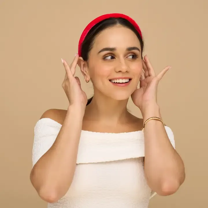 Kitsch Holiday Velvet Headband in Red