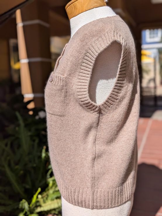 Estheme Cashmere Buttoned Sleeveless Cardigan with Pockets in Noisette