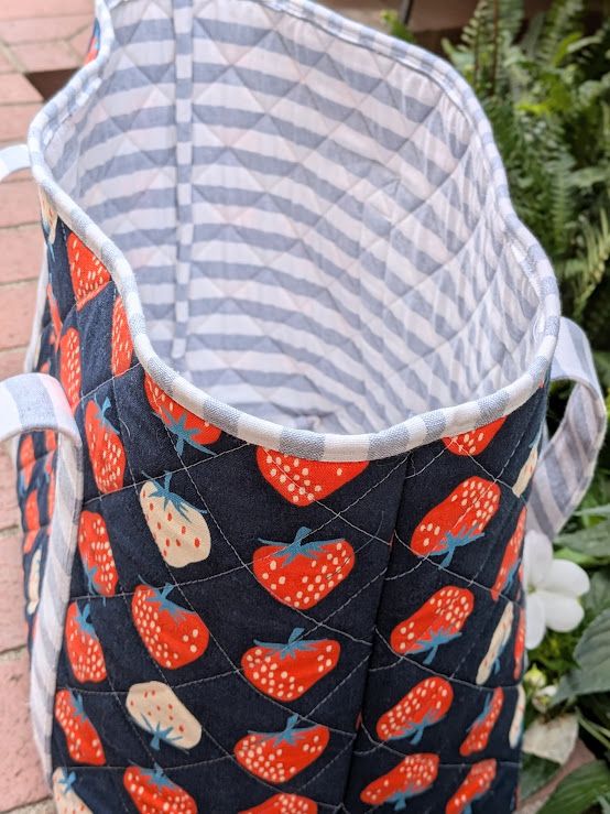 Collins Collective Jolene Medium Everyday Tote in Strawberry Jam