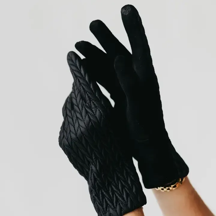 Pretty Simple Quilted Smart Touch Gloves in Black Pretty Simple Quilted Smart Touch Gloves in Black