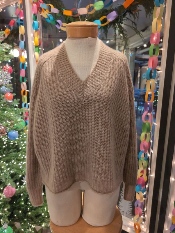 Estheme Cashmere Ribbed V Neck Sweater in Caramel Estheme Cashmere Ribbed V Neck Sweater in Caramel