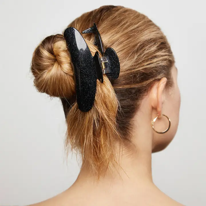 Kitsch Recycled Plastic Claw Clip in Black Glitter