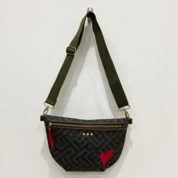 Pretty Simple Colby Canvas Printed Bum Bag in Olive & Black Geometric Pretty Simple Colby Canvas Printed Bum Bag in Olive & Black Geometric