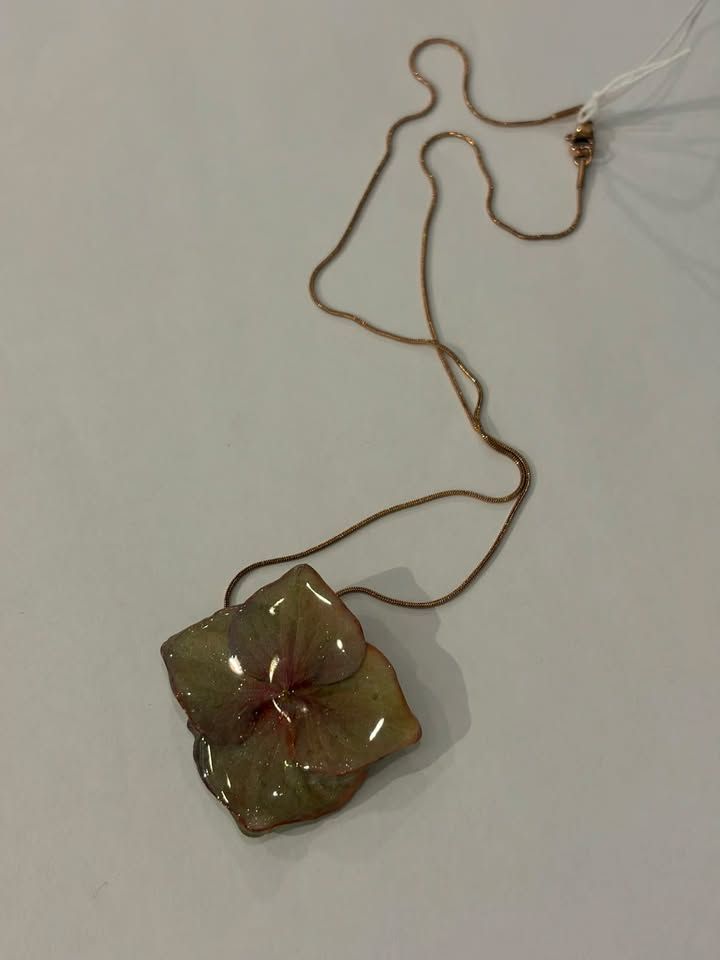 JM Studios Handmade Flower Petal Necklace in Green & Pink Sparkle - #27 JM Studios Handmade Flower Petal Necklace in Green & Pink Sparkle - #27
