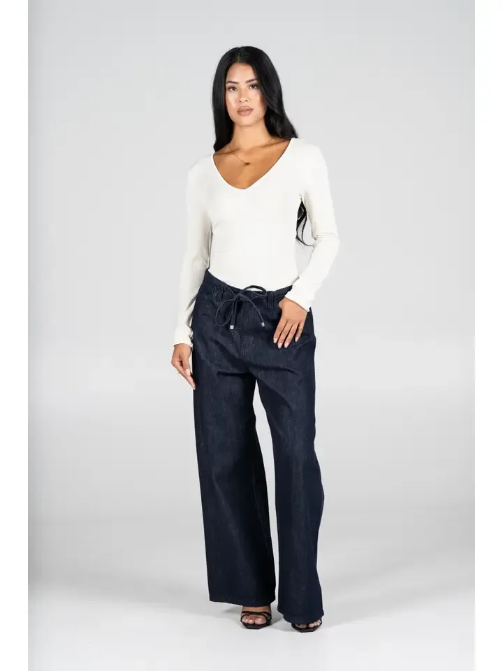 C'est Moi Bamboo Long Sleeve V-Neck Top in Ivory