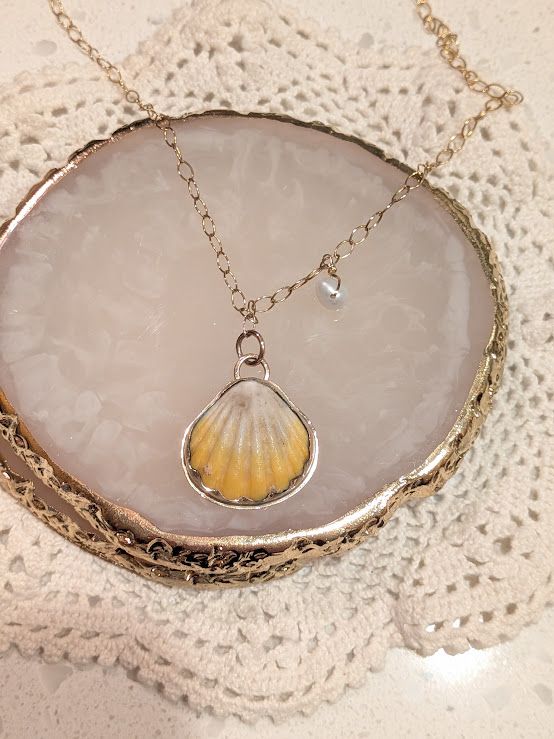 Savage Roots Kihei Necklace in Hawaiian Sunrise Shell & 14KGF
