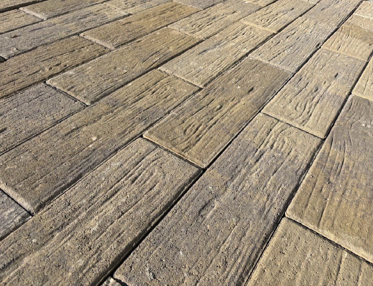 CastleLite Woodgrain Plank Paver