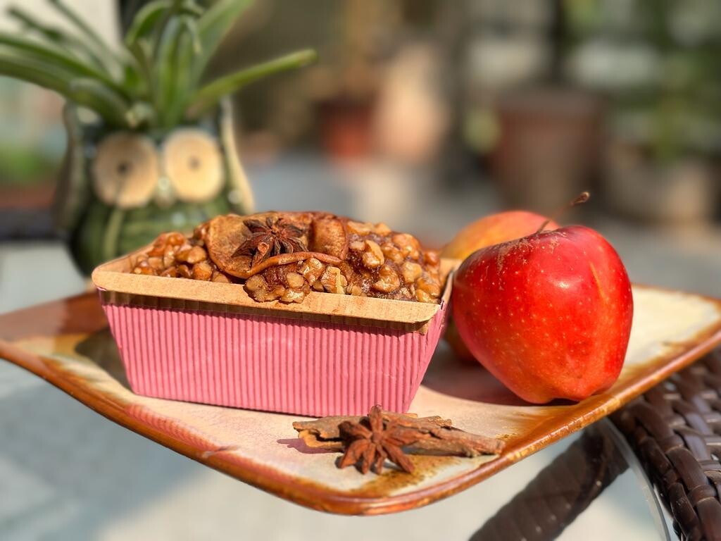 The Maah-Donna Cake (Apple Walnut Cinnamon Cake)