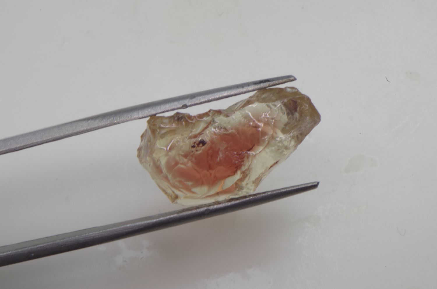 Clean Red Facet Grade Oregon Sunstone 19.5carat(3.9 grams) IS2017