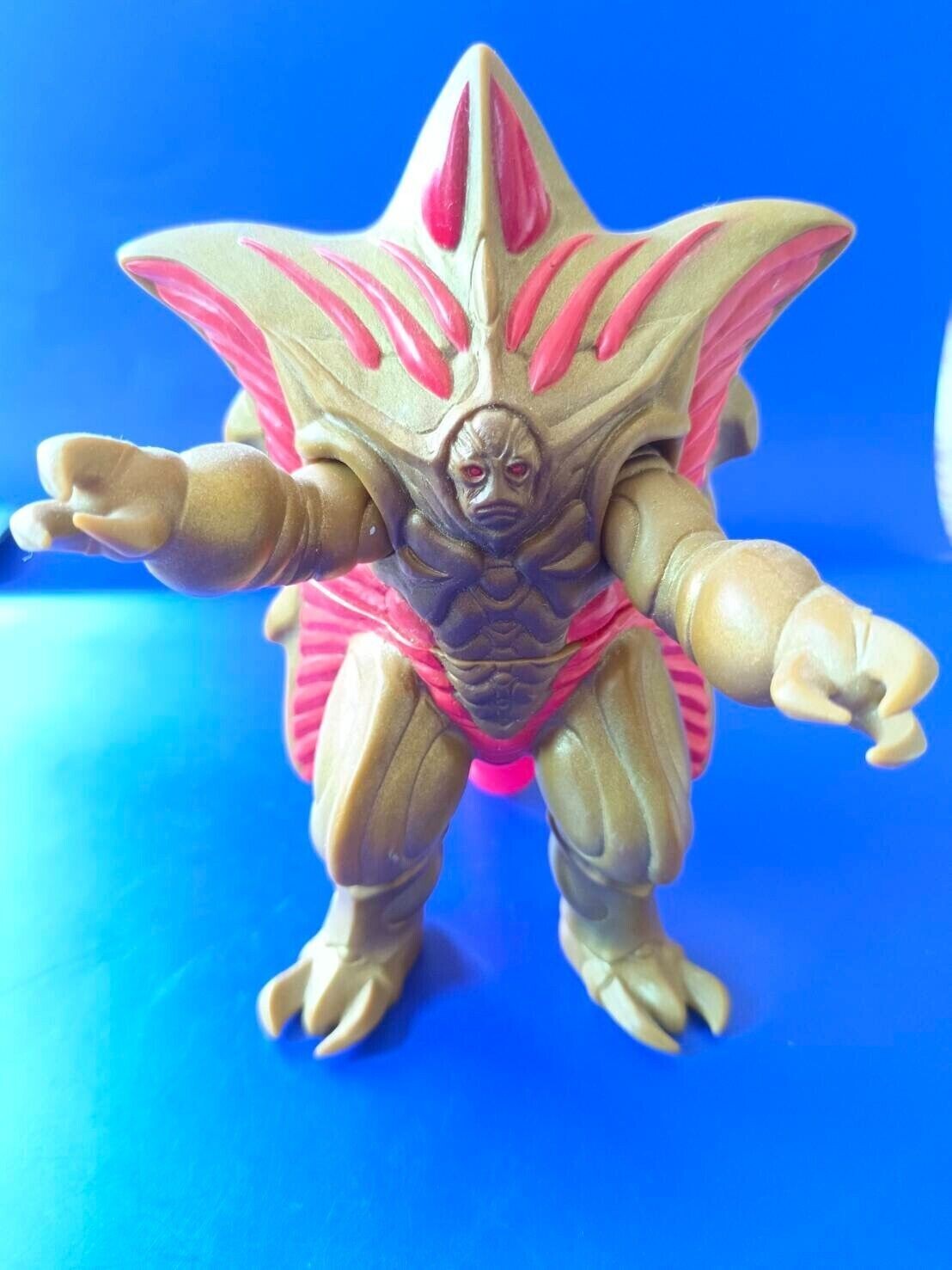 Iaron Steel General Ultraman Monsters Figure Bandai 15.5 cm.