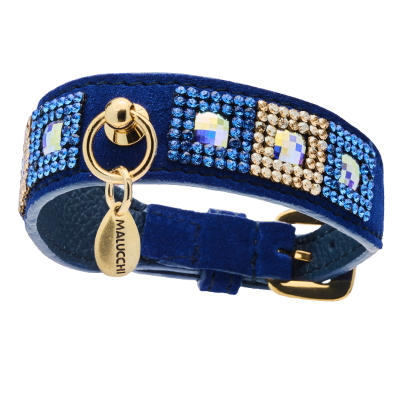 Hundehalsband AMALFI aus Wildleder, Futter aus weichem italienischem Kalbsleder, Swarovski-Steinen, goldenen Beschlägen. Farbe: blau