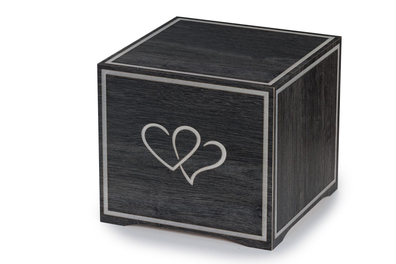 Urna de madera con acabado en antracita y corazones