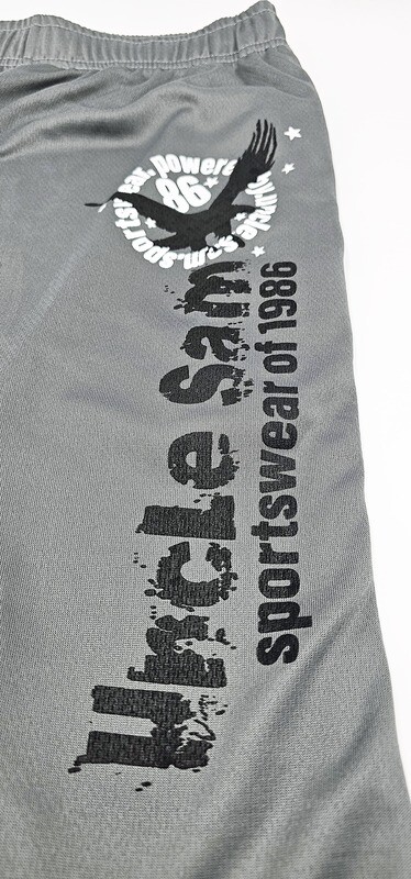 Uncle Sam Herren Bermuda 3/4 silbergrau L mit Logo Sportswear 1986