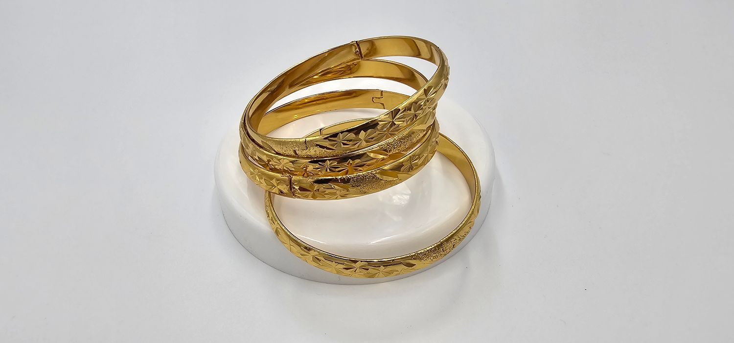 Armreif-22K-Star-Bracelet - Goldfarbener Armreif im klassischen Look