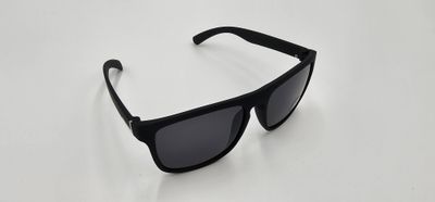 AOOYOWEILY Vintage Retro Modebrille in Schwarz leicht verspiegelt – Leicht, trendy &amp; unisex