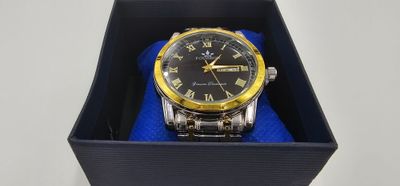 FOURRON Herren-Quarzuhr Schwarz/Gold/Silber– Edelstahl, römische Ziffern & leuchtet im Dunkeln
