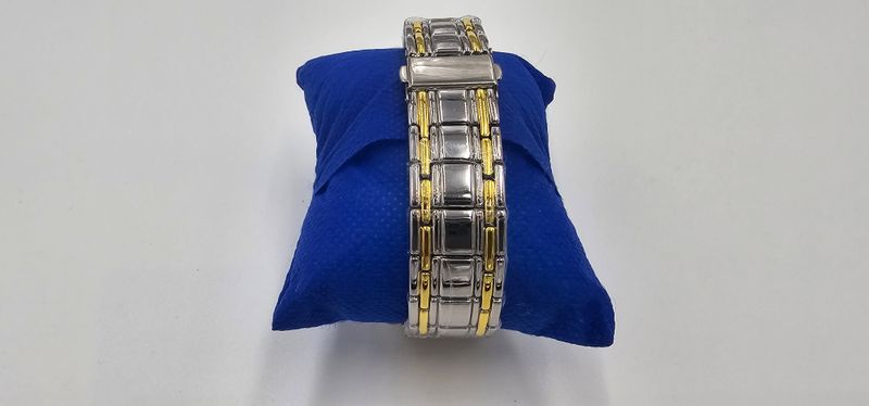 FOURRON Herren-Quarzuhr Schwarz/Gold/Silber– Edelstahl, römische Ziffern & leuchtet im Dunkeln